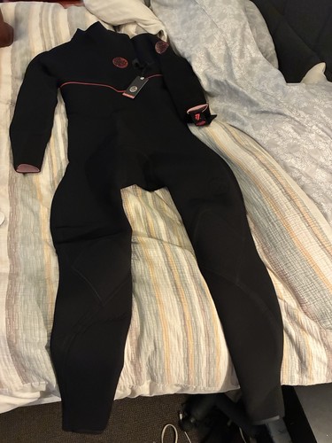 Full rip curl wet suit - full,