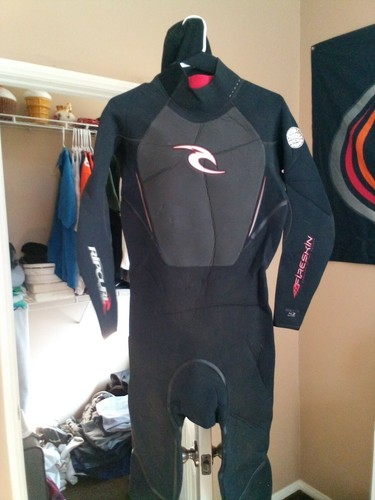 37510 rip curl wetsuit - xl,